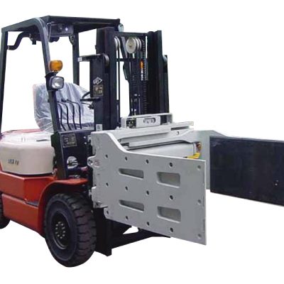 Pengapit pelbagai tujuan untuk forklift