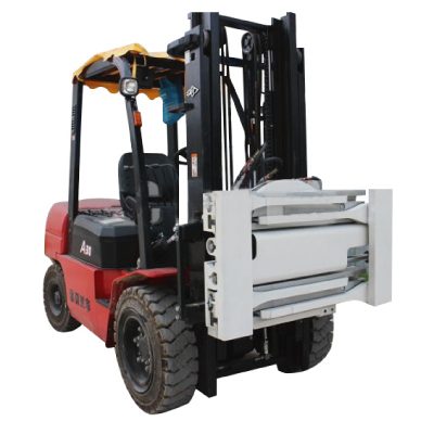 Memasang Pengikat Tanpa Lengan untuk Forklift